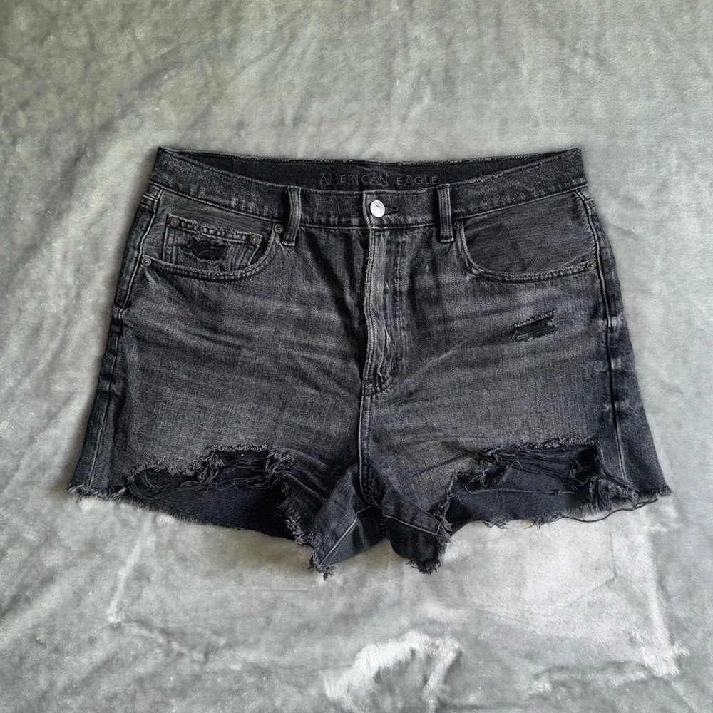 American Eagle - Black - Highest Waist '90s Boyfriend Short - Picture 3 of 6